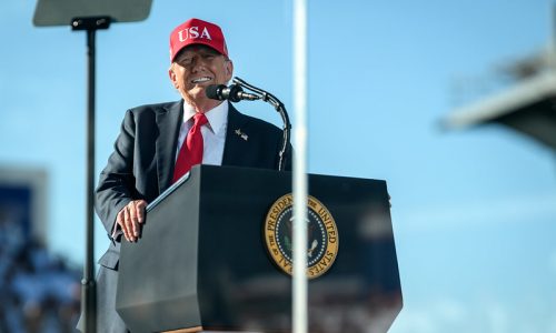 Trump critica comunismo em celebração da independência