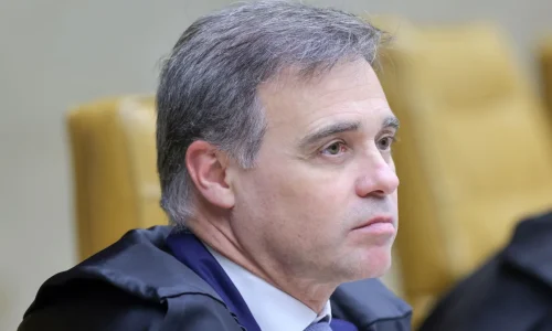 Mendonça se reúne com PF após vazamento de áudio de Flávio a Vorcaro