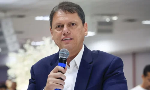 Quaest: aprovação de Tarcísio cai e chega a 54%; desaprovação fica em 29%