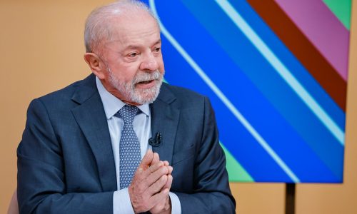Lula alega falta de igualdade e deve faltar a debate da Band