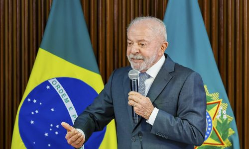 Lula tem 48% de imagem positiva e 48% de negativa em pesquisa da CB Global Data