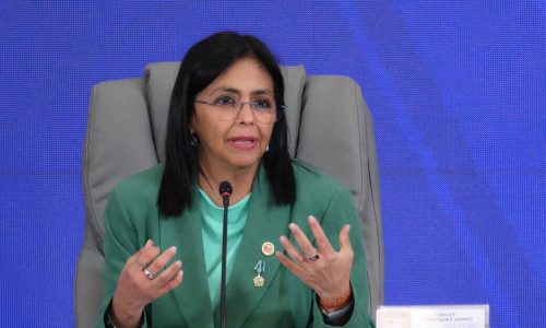 Venezuela acusa Uruguai de interferência após críticas à legitimidade de Delcy Rodríguez