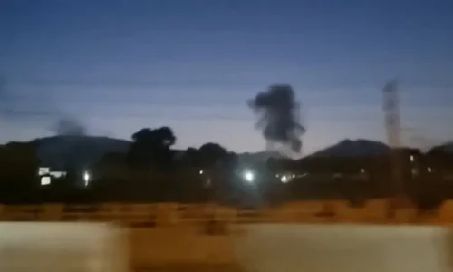 EUA e Irã voltam a se atacar, e cessar-fogo fica por um fio