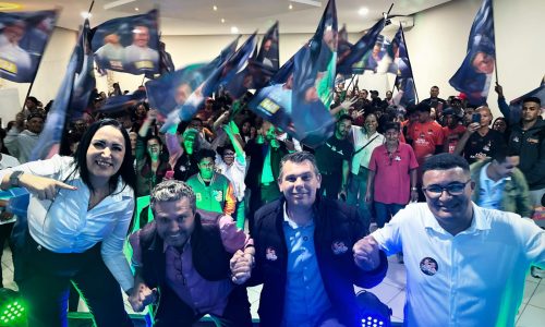 Professor Zé Carlos reúne multidão ao lado dos deputados Fábio Faria de Sá e Fausto Pinato em evento na região Sul 2 de São Paulo