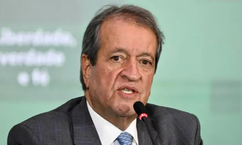 Valdemar nega controlar distribuição de emendas