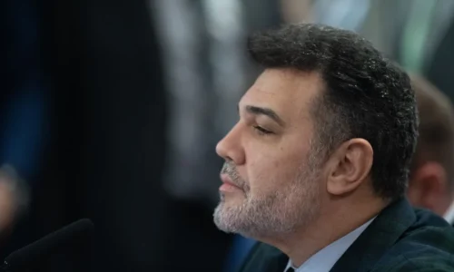 Feliciano “lava roupa suja” com Flávio em reunião na Assembleia de Deus