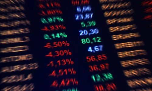 Bolsas da Ásia recuam enquanto investidores aguardam dados dos EUA