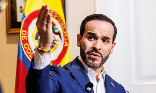 Presidente da Colômbia pede a Trump suspensão de tarifas