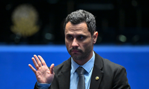 Cleitinho implora para ser candidato em MG e tem pedido ignorado por Marcos Pereira