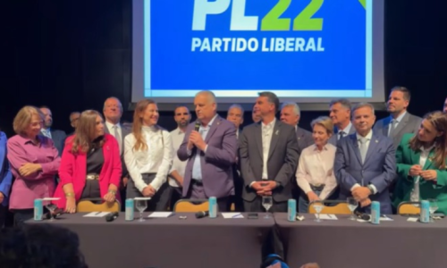 Isolado por partidos, Flávio anuncia chapa pura à Presidência com Alfredo Gaspar de vice