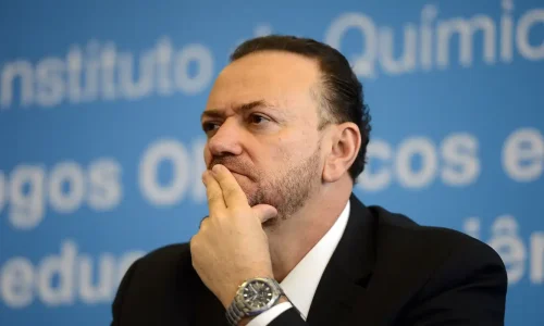 PT quer definir palanques em MG e GO até julho, diz Edinho
