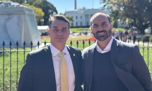 Flávio descarta Eduardo Bolsonaro, alvo de empresários, no Itamaraty