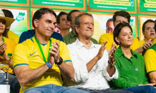 Aliados de Flávio Bolsonaro disputam espaço em eventual governo