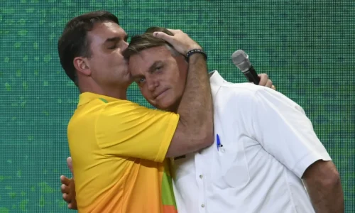 Flávio diz que derrotará PT e que “Bolsonaro subirá a rampa em 2027”