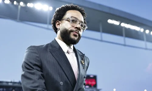 Memphis pede contrato de três anos por renovação, e Corinthians avalia