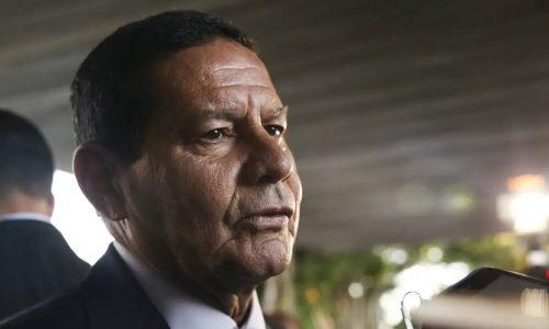 Mourão critica debate sobre fim da escala 6×1 em ano eleitoral