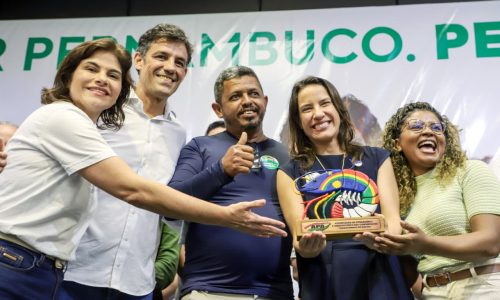 PERNAMBUCO: Daniel Coelho confirma pré-candidatura em evento lotado com Raquel Lyra