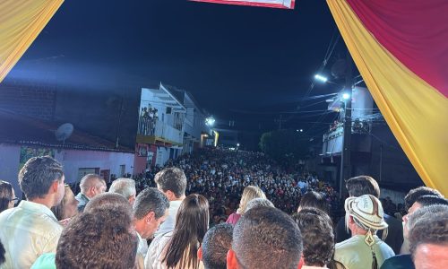 PERNAMBUCO: João Campos reúne multidão no Araripe