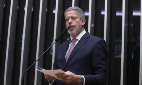 Lira lança pré-candidatura ao Senado e pretende reunir lideranças do MDB