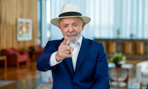 Lula tenta mudar o foco após derrotas e avalia retaliar Alcolumbre