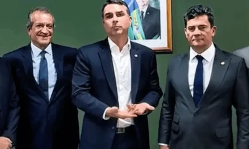 Flávio Bolsonaro apoia Moro para governo do Paraná…