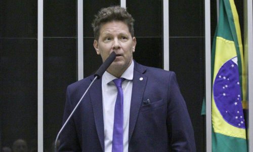 Documentos apontam presença de Mario Frias em gravação de filme e em sessão da Câmara