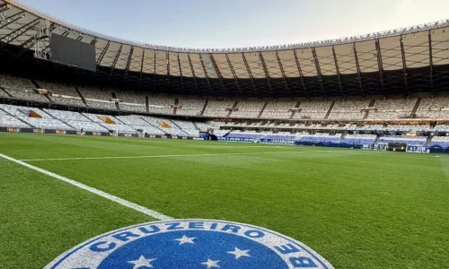 Bola do gol de mão de Maradona na Copa de 1986 é leiloada por R$ 17 milhões