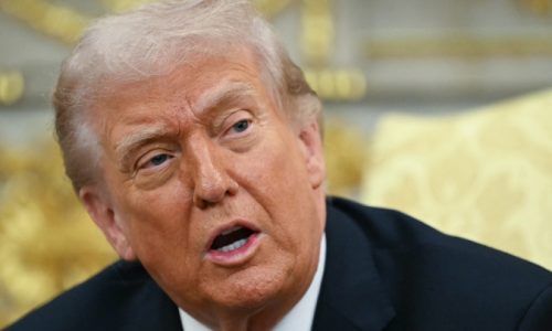 Trump diz ter ‘direito absoluto’ de impor tarifas