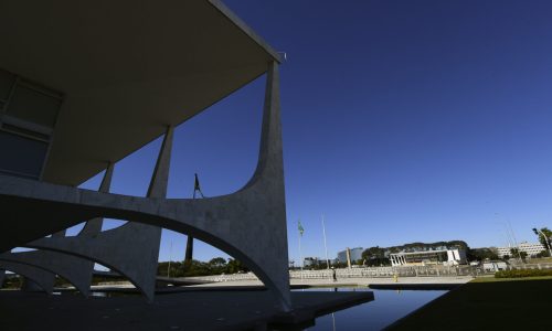 Planalto manteve reajuste do Bolsa Família em sigilo até anúncio