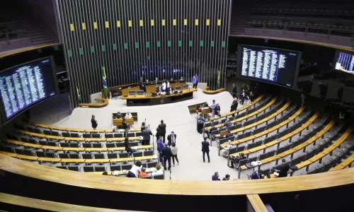 Câmara instala comissão para analisar maioridade penal