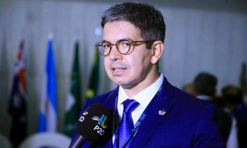 TRE-AP suspende evento de Randolfe por propaganda antecipada