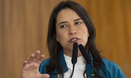 TRE determina remoção de post falso que associa Raquel Lyra a Flávio Bolsonaro