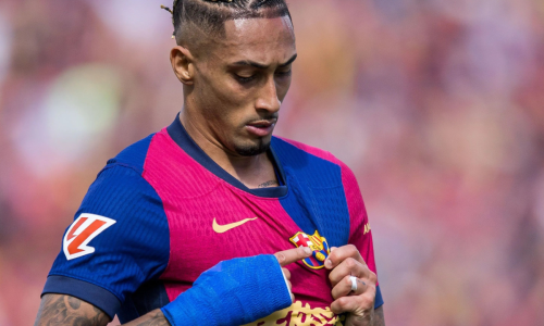 Lesão de Raphinha aciona seguro da FIFA e pode render milhões ao Barcelona
