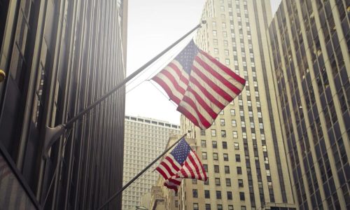 Empresas acionam Justiça dos EUA contra novas tarifas de Trump