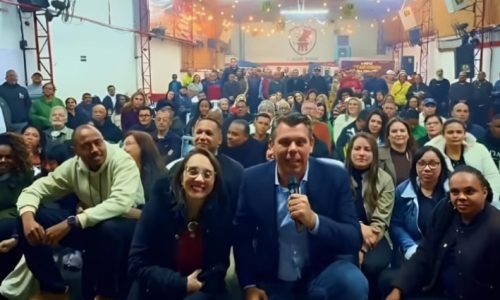Renata Abreu e Fábio Faria de Sá se emocionam ao lembrar Zé de Abreu e Arnaldo Faria de Sá durante encontro no Jabaquara