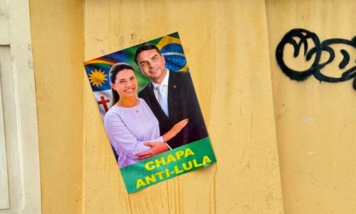 PERNAMBUCO: Vários cartazes reforçam sinais de alinhamento entre Raquel Lyra e Flávio Bolsonaro