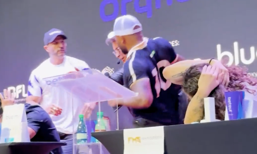 Kleber Bambam confronta Davi Brito em coletiva e ex-BBBs partem para briga