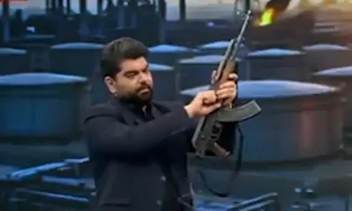 Apresentador de TV dispara fuzil durante transmissão ao vivo no Irã