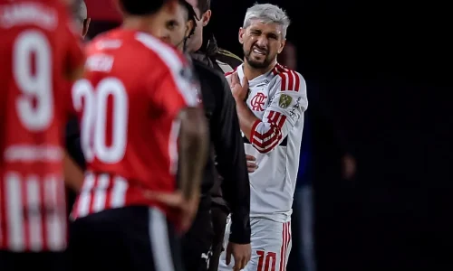 Flamengo: Arrascaeta passará por cirurgia após fraturar a clavícula