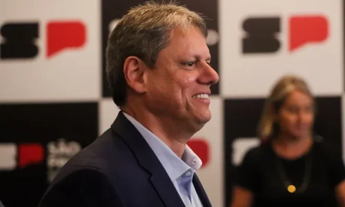 Campanha de Tarcísio pede “empenho extra” de aliados e reforça Flávio e Senado