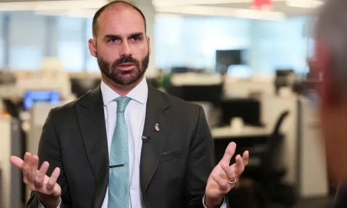 Bolsonaristas fazem périplo até Eduardo por definição de chapa em SP