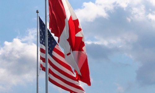 EUA impõem tarifa de 50% sobre produtos do Canadá