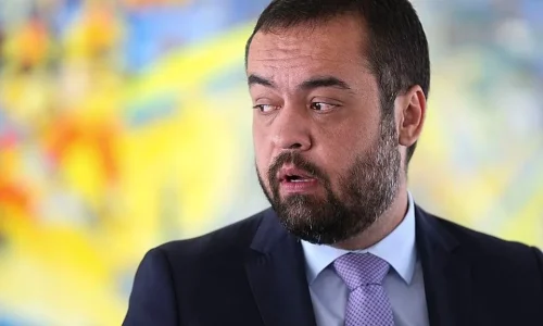 Castro avisa Valdemar que está fora da disputa ao Senado no RJ
