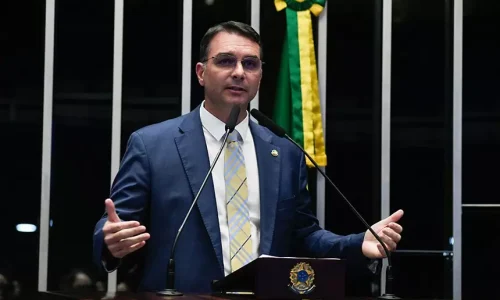 Flávio Bolsonaro abre vantagem sobre Lula no segundo turno e coloca Planalto em alerta 