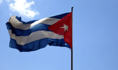 Cuba registra metade dos pedidos de refúgio no Brasil em 2025; Venezuela fica em 2º