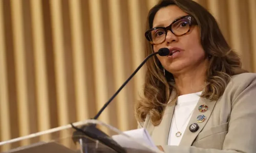 Janja critica ironia de Nikolas sobre debate da misoginia