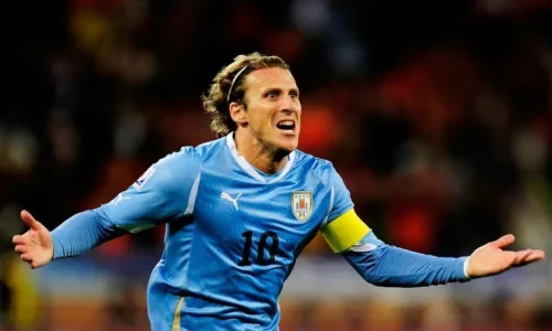 Uruguai anuncia Diego Forlán como técnico após saída de Bielsa