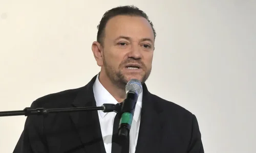 Edinho admite desgaste de Lula com crise no STF e caso Master