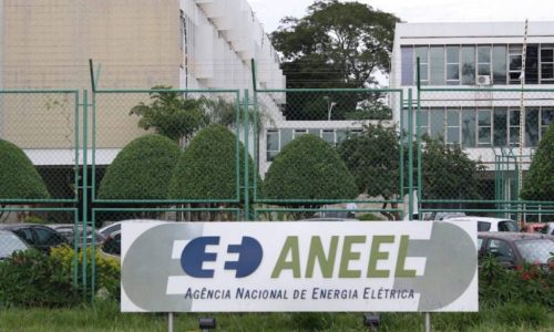 Aneel adia projeto de conexão elétrica com a Bolívia
