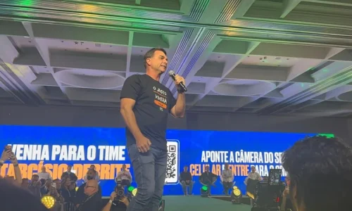 Flávio compara filme a samba para Lula e dispara: “Marretada neles”